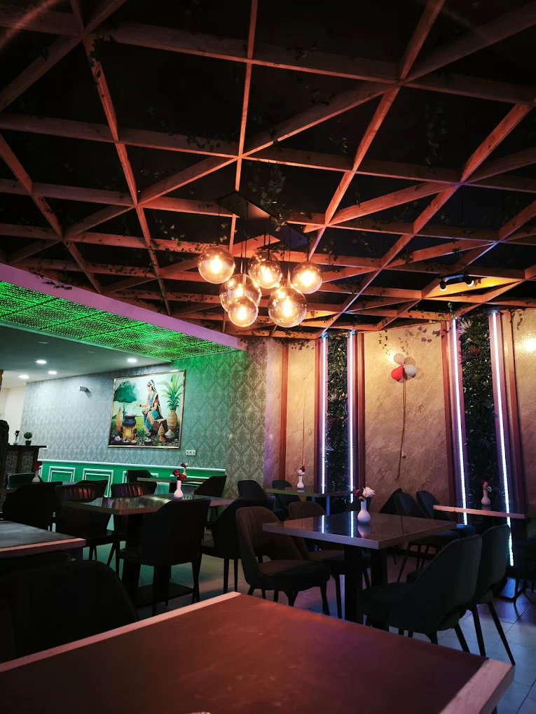 Restaurant Angle View